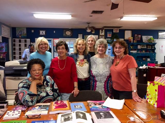 Pen women L: Joan Cartwright, Elaine Bossik, Sheila Firestone, Dayle Herstik. Back: Barbara Lunde, Carol White