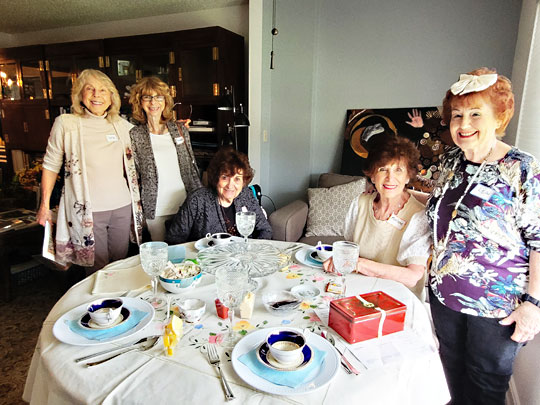 Vera Ripp Hirschhorn, Fran Mann Goodman, Mimi Paris, Marlene Klotz, Lea Becker.